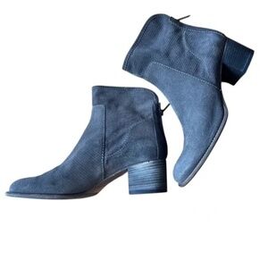 Aquatalia Taylor Gray Suede Ankle Bootie 8.5 NWT